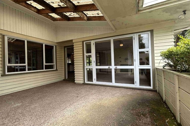 Photo of property in 58 Taikata Road, Te Atatu Peninsula, Auckland, 0610