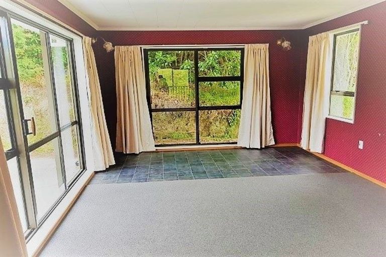 Photo of property in 37 Postgate Drive, Whitby, Porirua, 5024