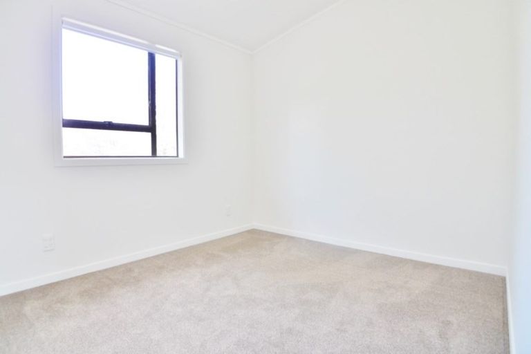 Photo of property in 192 Henderson Valley Road, Henderson, Auckland, 0612