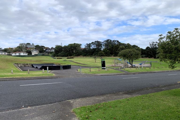 Photo of property in 65 Sunvue Road, Glen Eden, Auckland, 0602