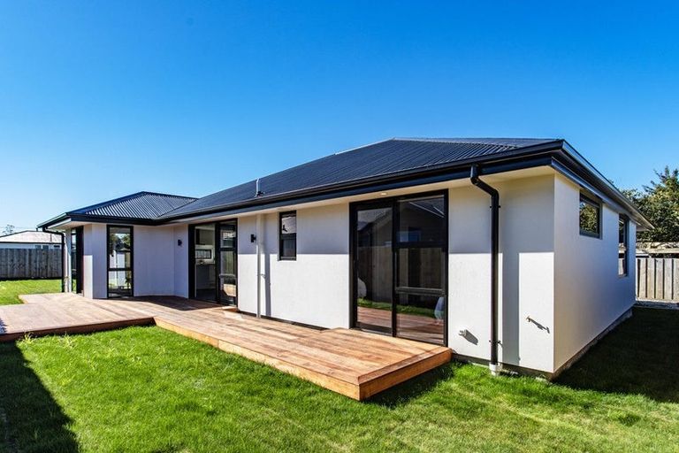Photo of property in 105 Kippenberger Avenue, Rangiora, 7400