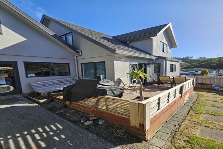 Photo of property in 1 Ridley Green, Churton Park, Wellington, 6037