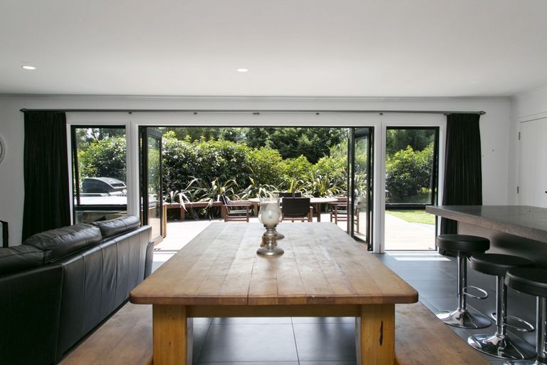 Photo of property in 25 Piro Place, Acacia Bay, Taupo, 3385