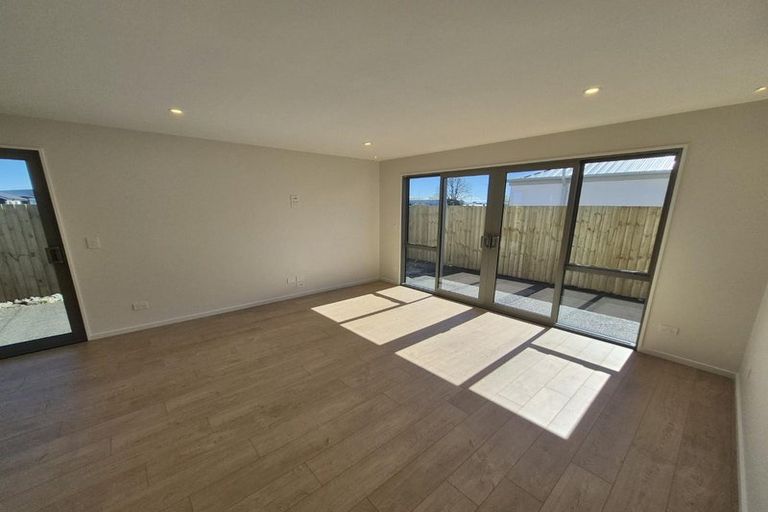 Photo of property in 25 Doris Lusk Street, Belfast, 8051