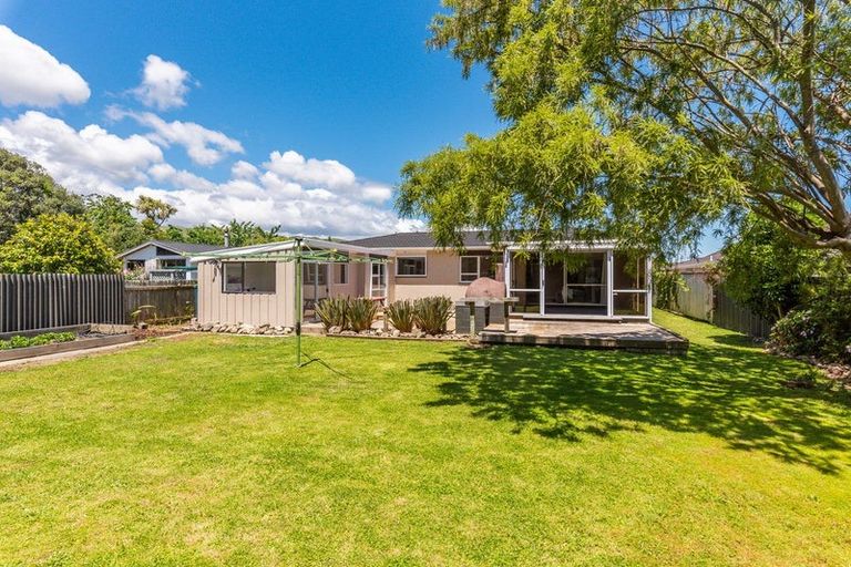 Photo of property in 23 Oriwa Street, Waikanae, 5036