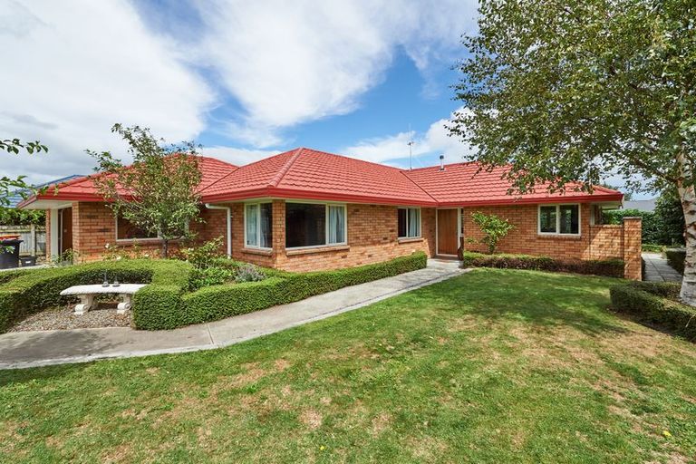 Photo of property in 48 Parnell Heights Drive, Kelvin Grove, Palmerston North, 4414