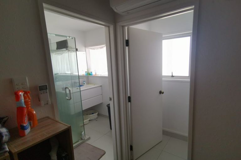 Photo of property in 52 Grenada Avenue, Forrest Hill, Auckland, 0620