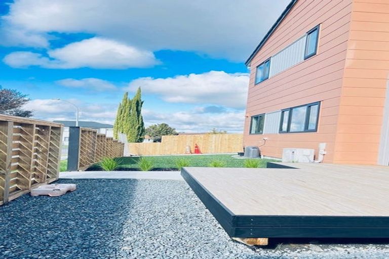 Photo of property in 4 Medina Place, Half Moon Bay, Auckland, 2012