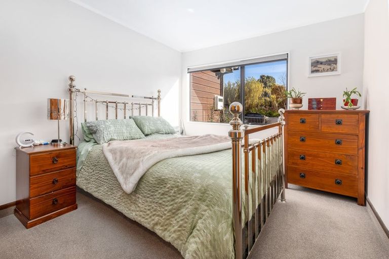 Photo of property in 19 Pehi Kupa Street, Waikanae, 5036