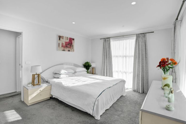 Photo of property in 44 Fernbrook Drive, Hurworth, New Plymouth, 4310
