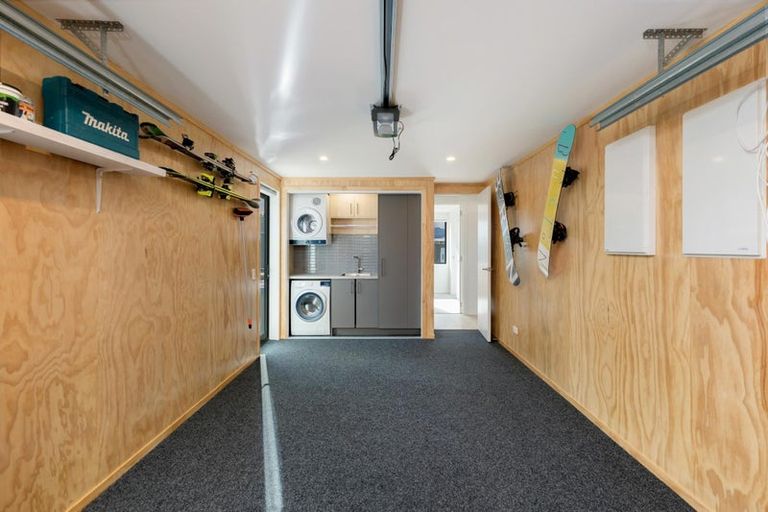 Photo of property in 11 Cleland Close, Wanaka, 9382