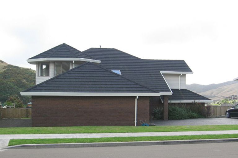 Photo of property in 32 Furlong Crescent, Churton Park, Wellington, 6037