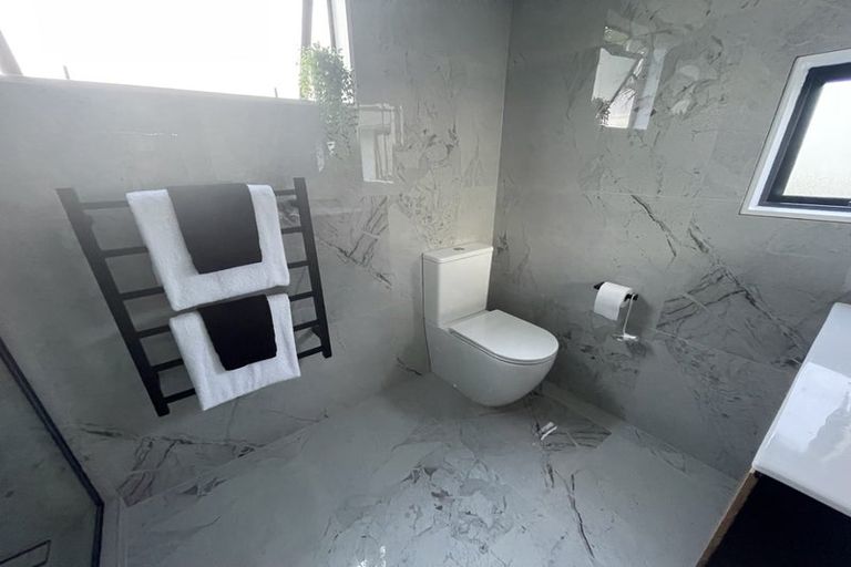 Photo of property in 4 Halyard Place, Te Atatu Peninsula, Auckland, 0610