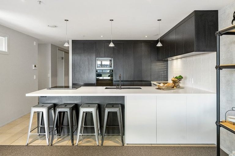 Photo of property in 11/72b Devonport Road, Tauranga, 3110