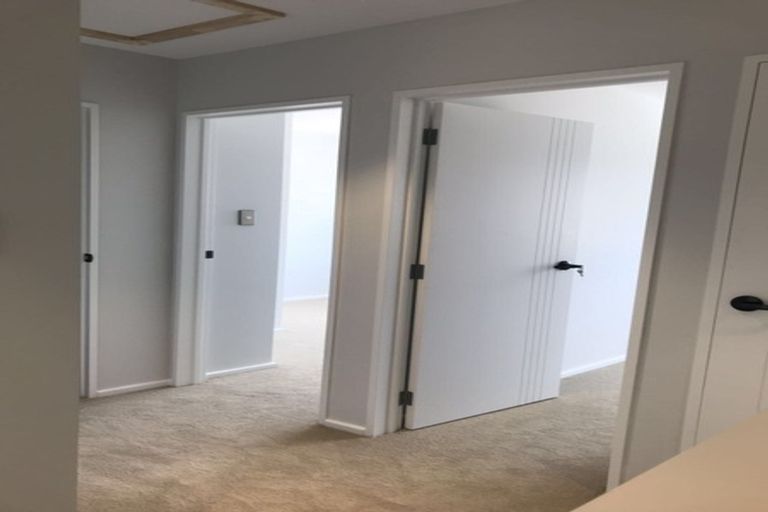 Photo of property in 23 Meritage Lane, Te Atatu South, Auckland, 0610