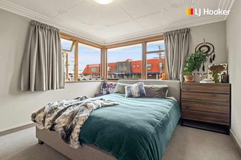 Photo of property in 73 Macandrew Road, South Dunedin, Dunedin, 9012