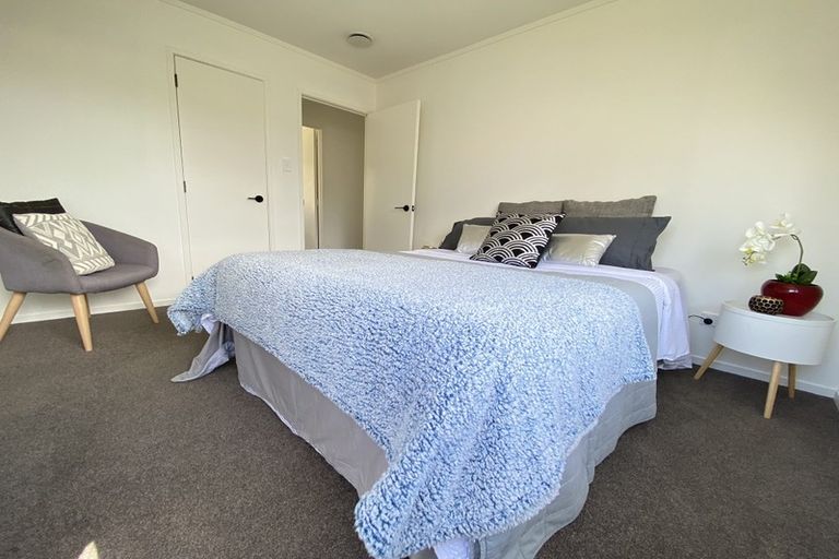 Photo of property in 12 Duncan Avenue, Te Atatu South, Auckland, 0610