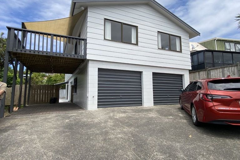 Photo of property in 27a Holiday Road, Stanmore Bay, Whangaparaoa, 0932