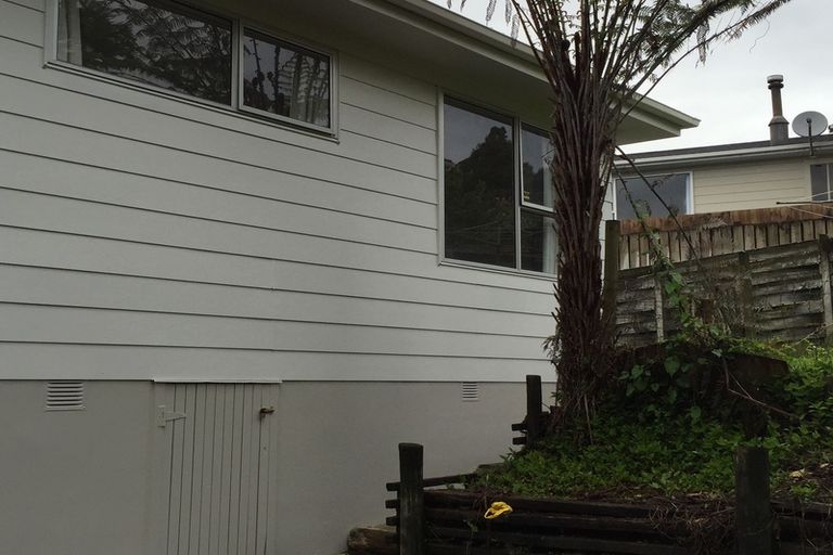 Photo of property in 4 Stallard Place, Glen Eden, Auckland, 0602