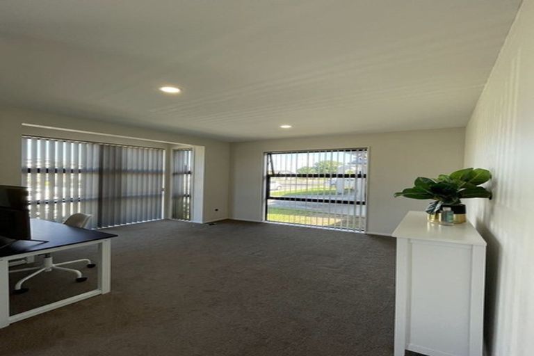 Photo of property in 13 Treestump Road, Takanini, 2112