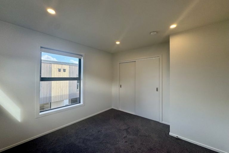 Photo of property in 12/506 Glenfield Road, Bayview, Auckland, 0629