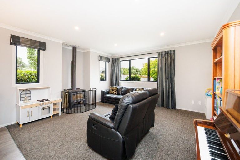 Photo of property in 18 Oak Crescent, Ashhurst, 4810