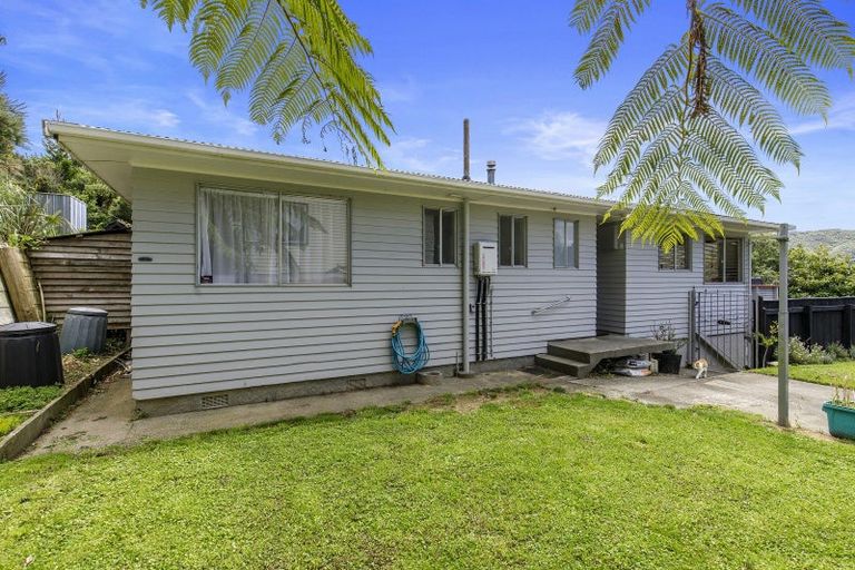 Photo of property in 32 Kingsley Street, Stokes Valley, Lower Hutt, 5019