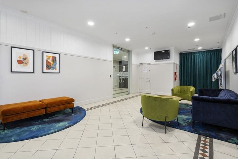 Photo of property in Atrium Towers, 7f/154 The Terrace, Wellington Central, Wellington, 6011