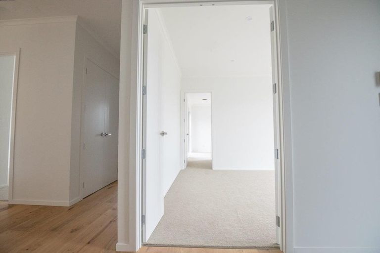 Photo of property in 42 Taikura Avenue, Red Beach, 0932