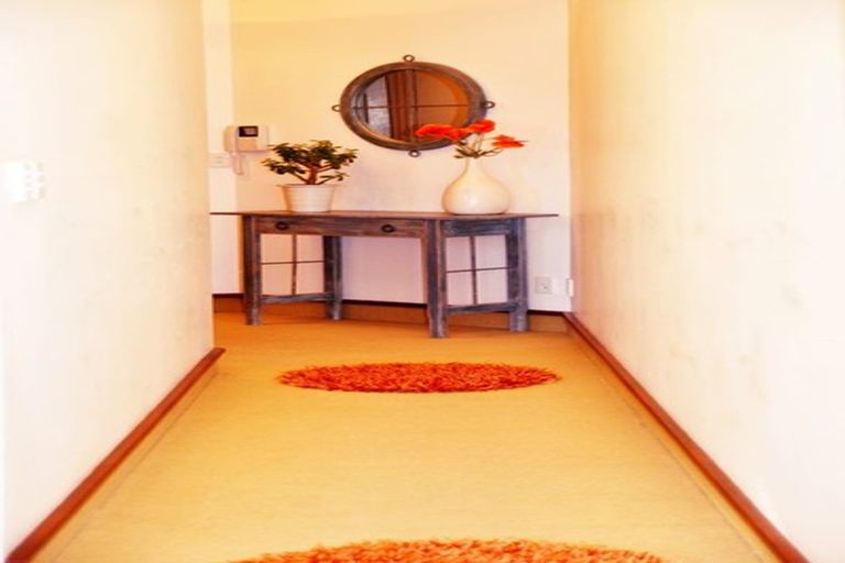 Photo of property in 37u5 Majoribanks Street, Mount Victoria, Wellington, 6011