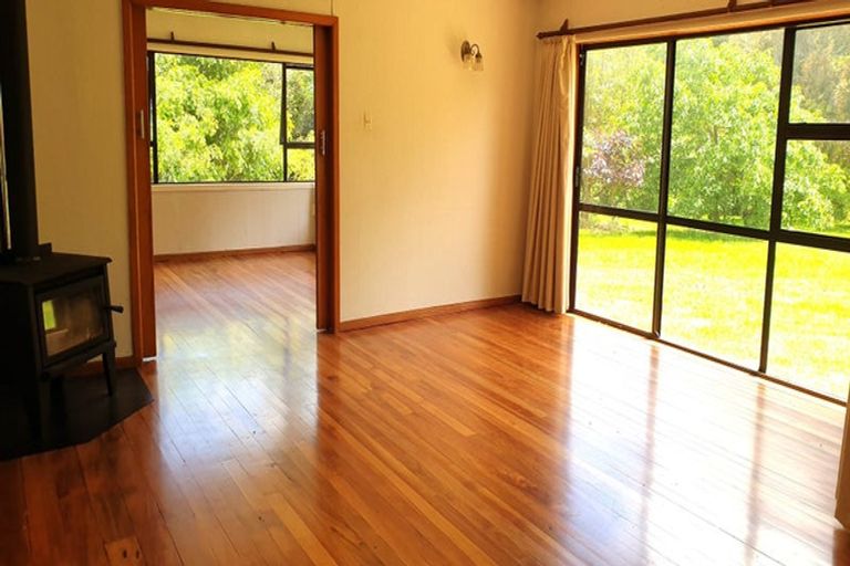 Photo of property in 9 Lind Street, Kimbolton, Feilding, 4777