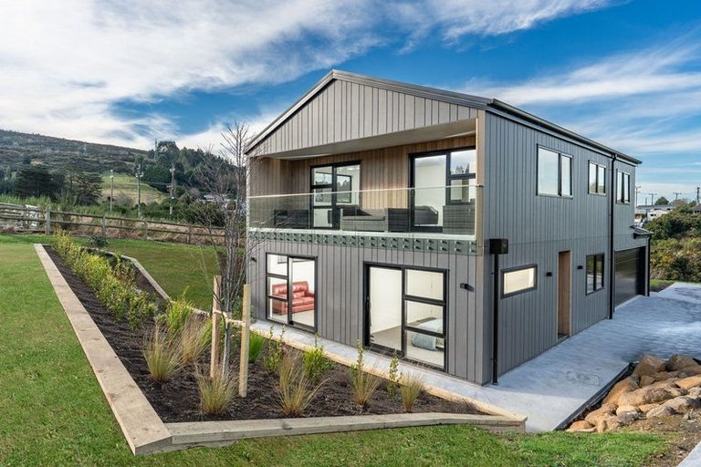 Photo of property in 22 Macleod Avenue, Halfway Bush, Dunedin, 9010