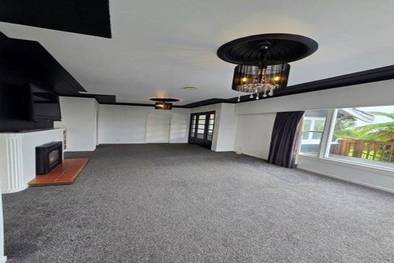 Photo of property in 172 Kawaha Point Road, Kawaha Point, Rotorua, 3010