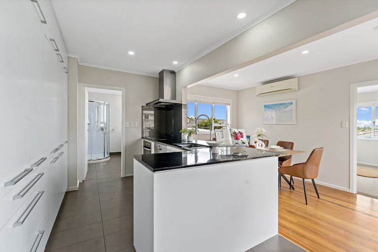 Photo of property in 1/28 Bleakhouse Road, Howick, Auckland, 2014