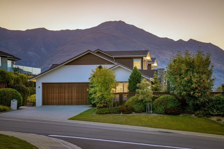 Photo of property in 86 Kings Drive, Wanaka, 9305