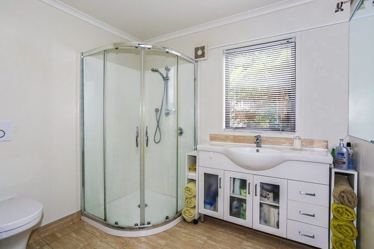 Photo of property in 11a Millen Place, Clarks Beach, 2122