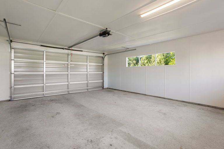 Photo of property in 2 Bowen Place, St Andrews, Hamilton, 3200