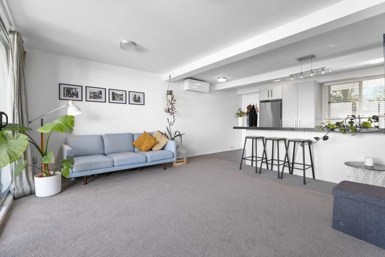 Photo of property in 300 Lake Terrace, Two Mile Bay, Taupo, 3330