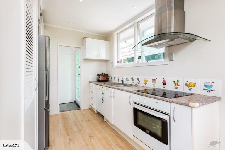 Photo of property in 1/22 Larnoch Road, Henderson, Auckland, 0610