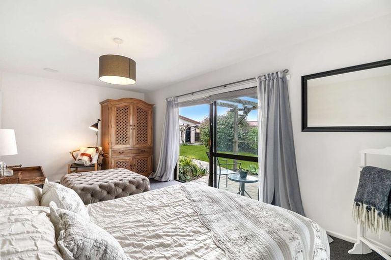 Photo of property in 8 Dulcie Place, Harewood, Christchurch, 8051