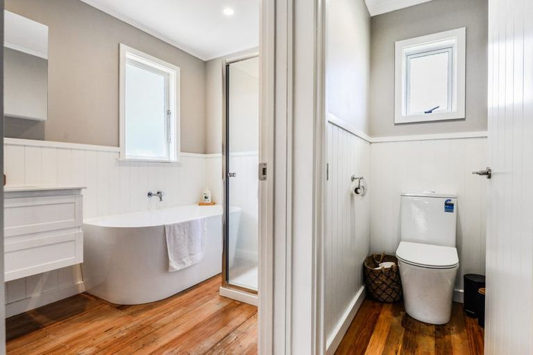 Photo of property in 100 Forest Lake Road, Forest Lake, Hamilton, 3200