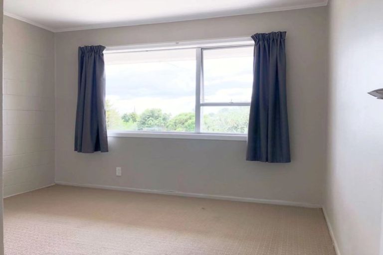 Photo of property in 3/68 Rua Road, Glen Eden, Auckland, 0602