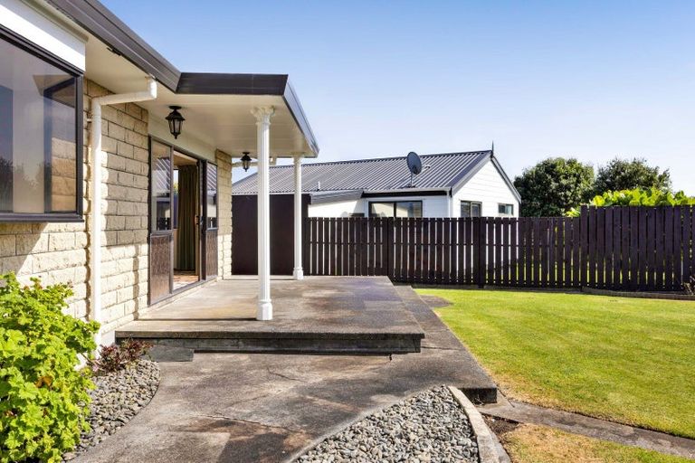 Photo of property in 14 Pohutukawa Drive, Opunake, 4616