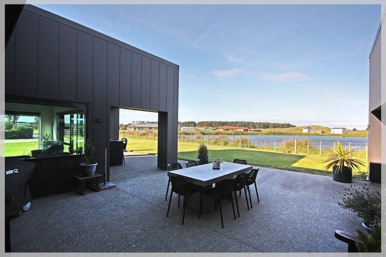 Photo of property in 16 Carex Grove, Foxton Beach, Foxton, 4815