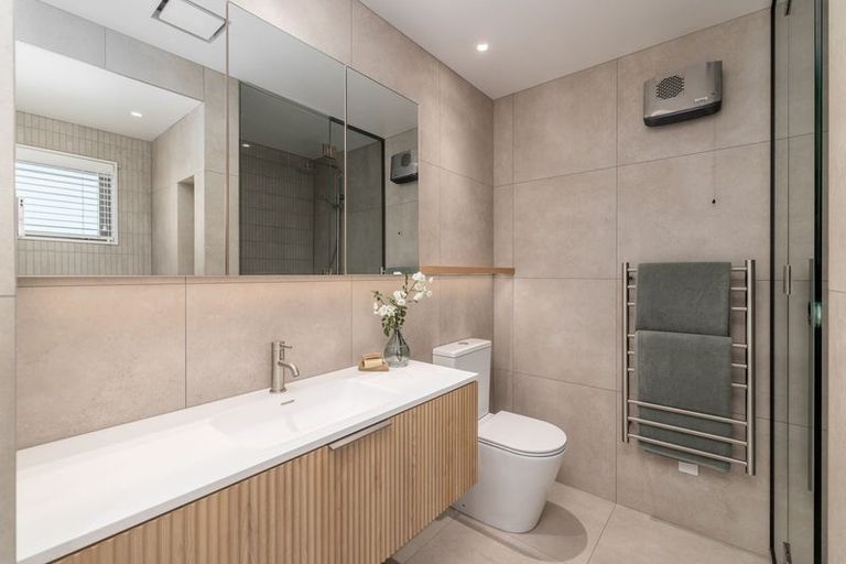 Photo of property in 2/979 Colombo Street, St Albans, Christchurch, 8014