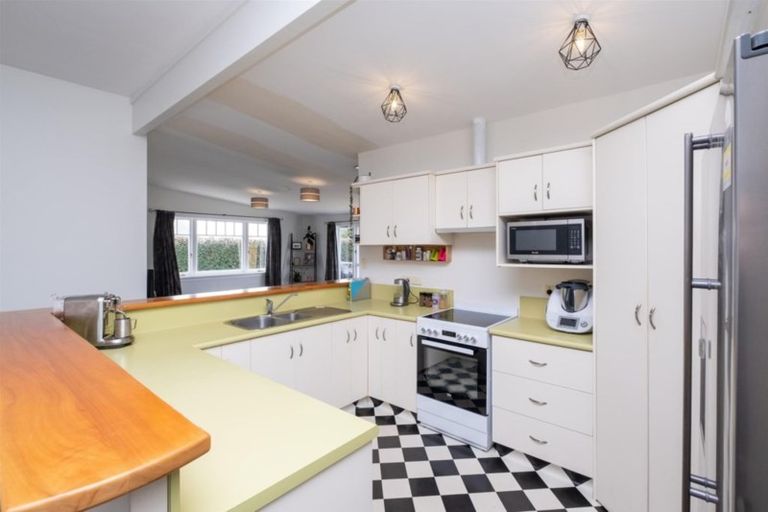 Photo of property in 128 Miranda Street, Stratford, 4332