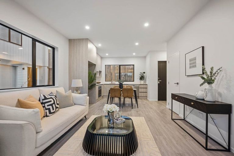 Photo of property in 33c Garadice Road, Rothesay Bay, Auckland, 0630