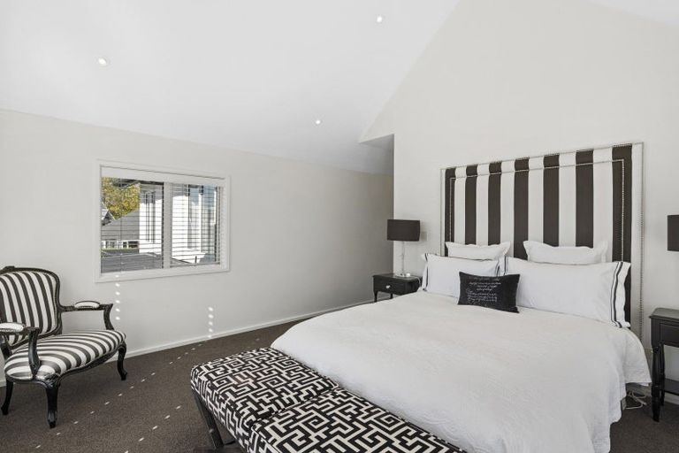 Photo of property in 128 Fendalton Road, Fendalton, Christchurch, 8052