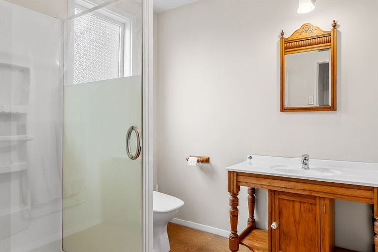 Photo of property in 120 Aorangi Road, Bryndwr, Christchurch, 8053