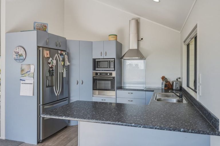 Photo of property in 300 State Highway 10, Cable Bay, 0420